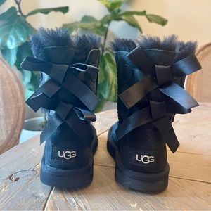 🖤 UGG DOUBLE BLACK BOW BAILEY UGGS - TODDLER Girl Size11